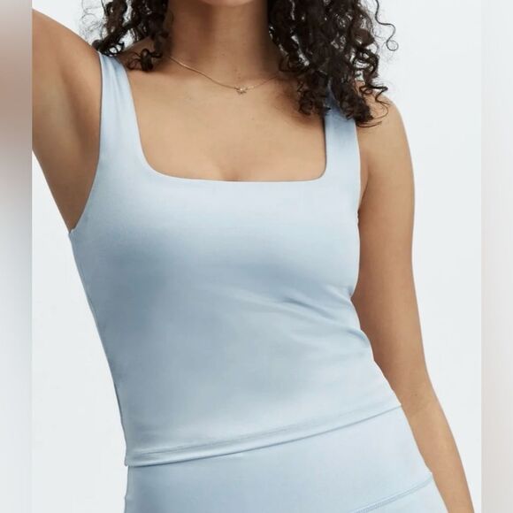 Fabletics Iridescent Powder Blue Silver Lydia Shine Built In Bra Cropped Tank - Picture 2 of 8